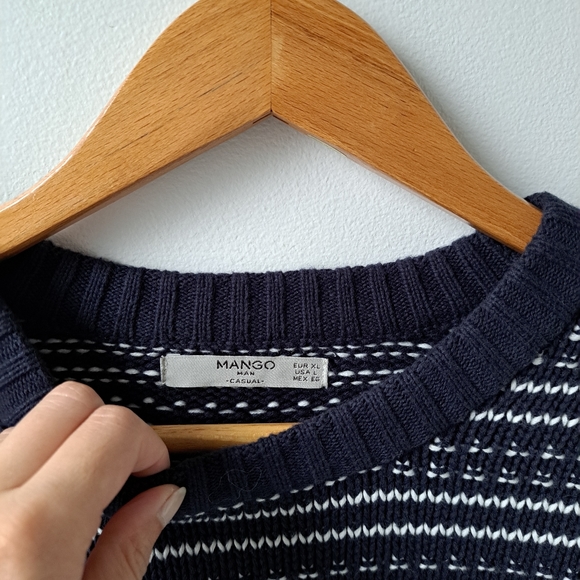 White and navy men knit sweater - Picture 3 of 3